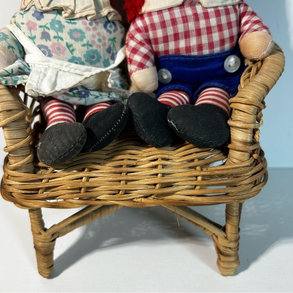 RAGGEDY ANN AND ANDY VINTAGE 7” Dolls By Knickerbocker With Wicker Rattan Seat - Picture 3 of 9